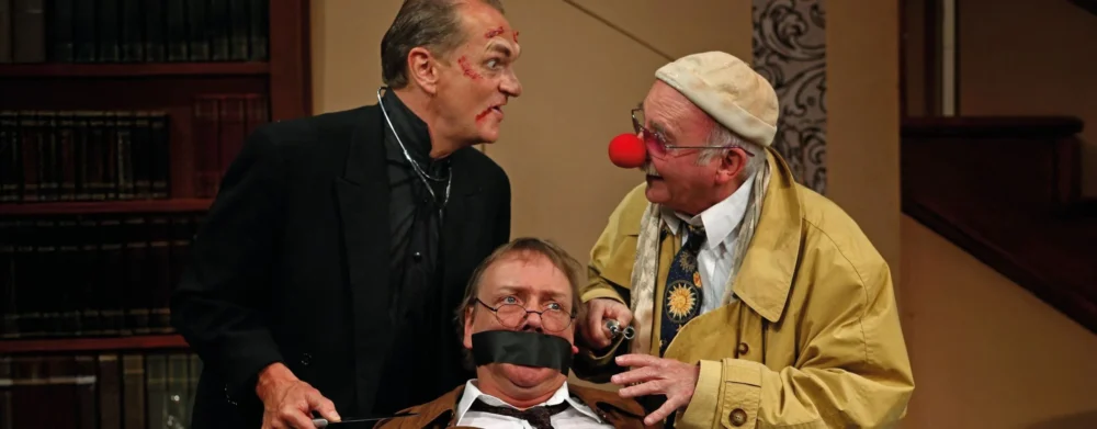 ARSEN UND SPITZENHÄUBCHEN